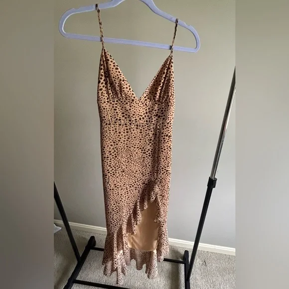 REVOLVE MAJORELLE LORETTO DRESS IN NATURAL LEOPARD , NEVER WORN - Picture 4 of 5